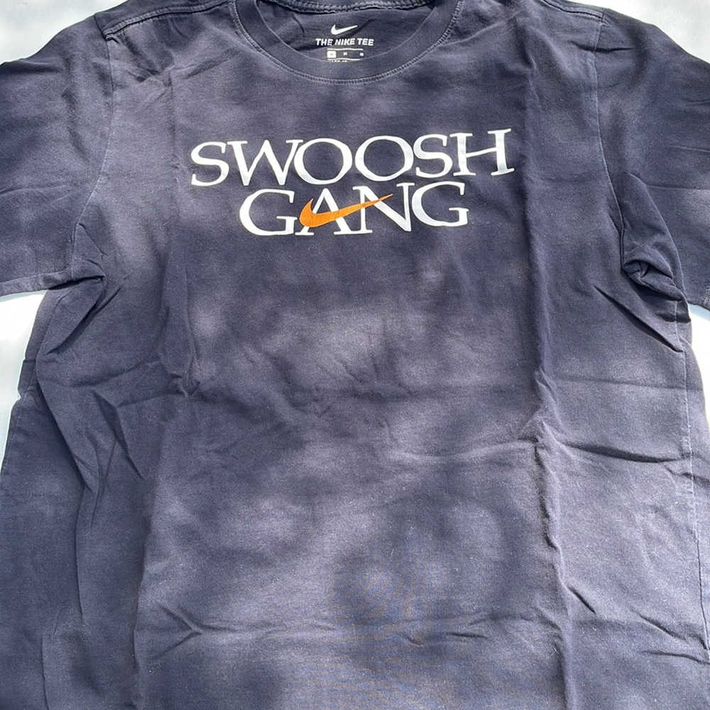 Men’s Nike Swoosh Gang Shirt